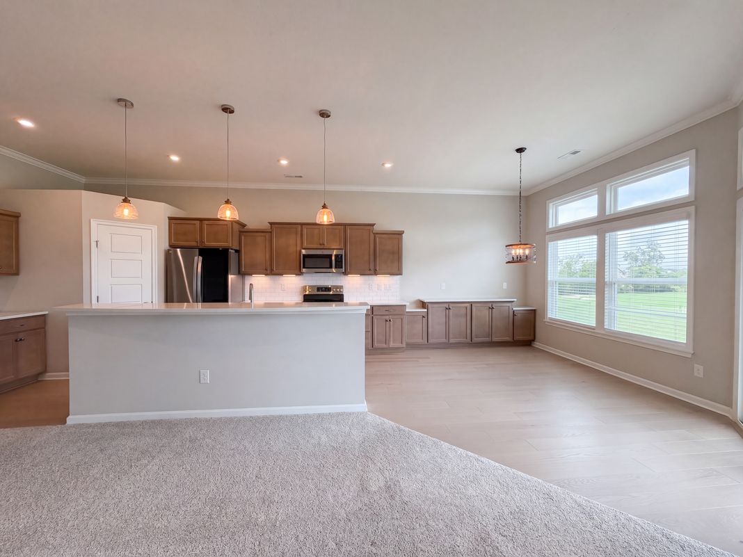 Property photo 2 of 4370 Waters Edge Ln