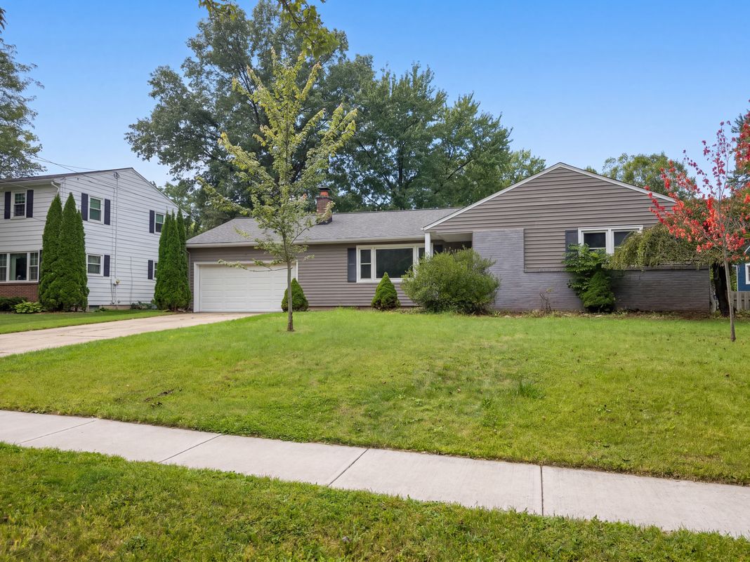 Property photo 1 of 211 Roshon Dr