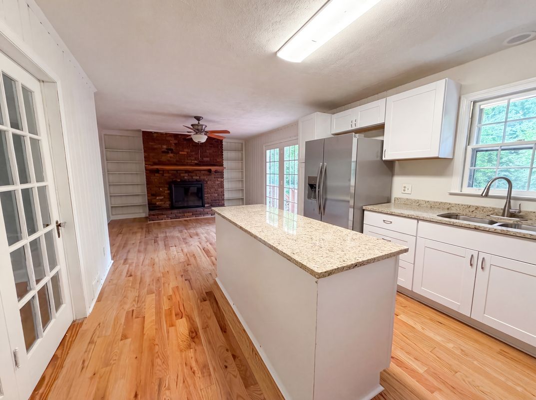 Property photo 3 of 5148 Clearview Dr