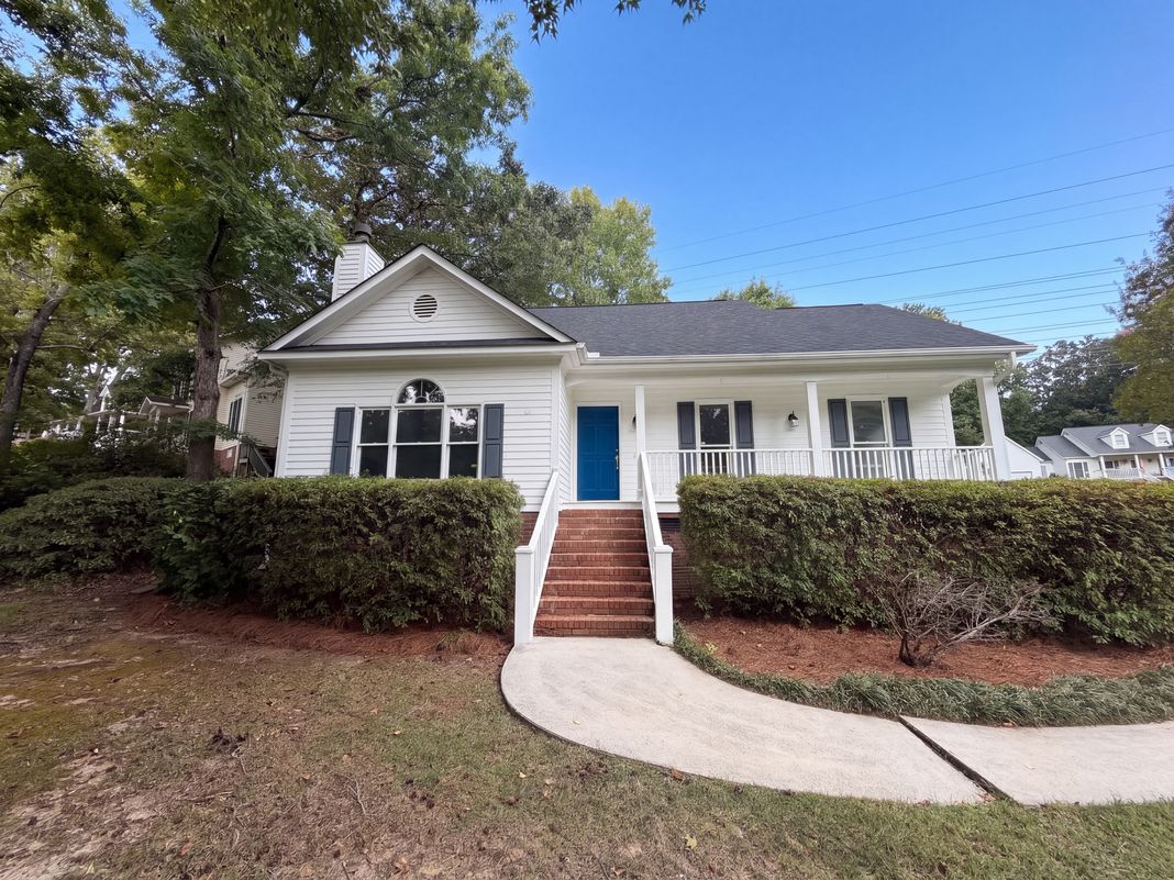 Property photo 1 of 131 Fox Chase