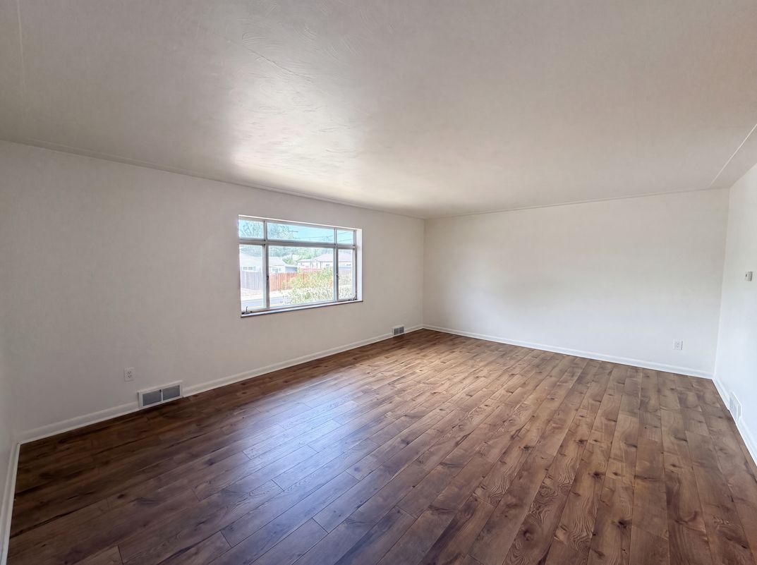 Property photo 3 of 1302 E Egbert St