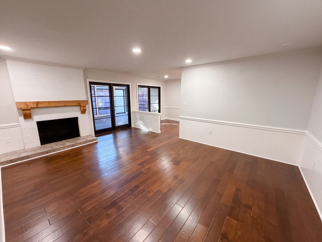 Property photo 3 of 4704 Benridge Ln