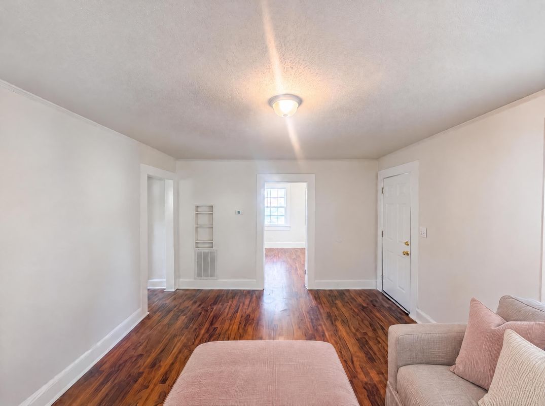 Property photo 3 of 920 Elm St