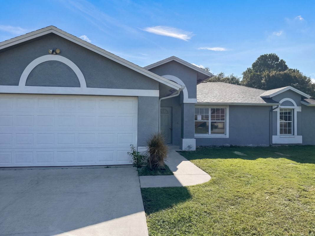 Property photo 1 of 2397 SW Lejune St