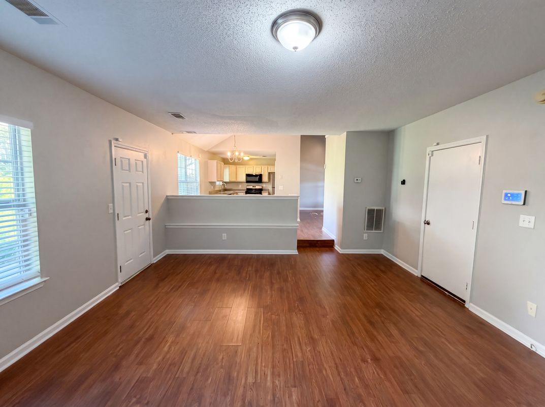 Property photo 3 of 3045 Stonebridge Creek Dr