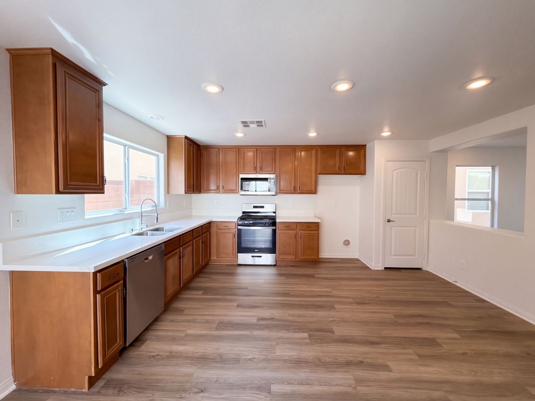 Property photo 2 of 11606 Elcadore St