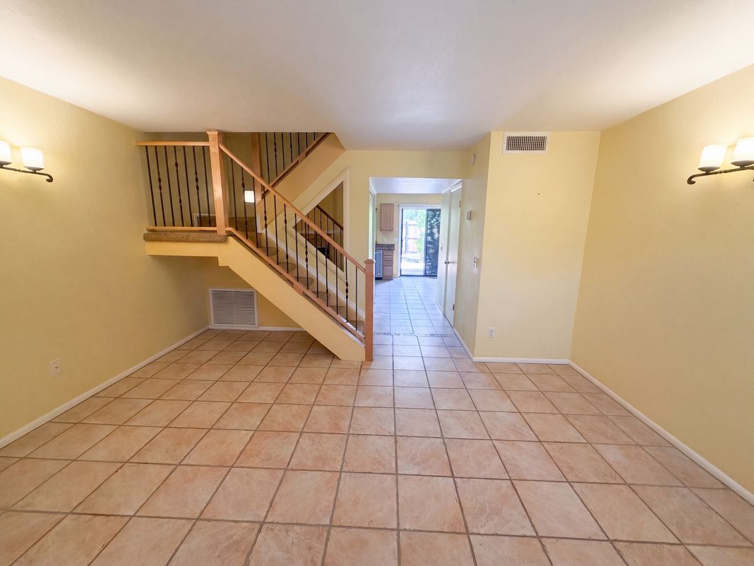 Property photo 3 of 4901 E Kelton Ln Unit 1247