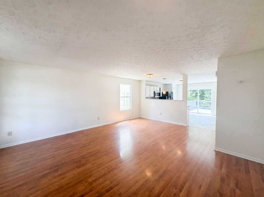 Property photo 3 of 4625 Kenross Dr