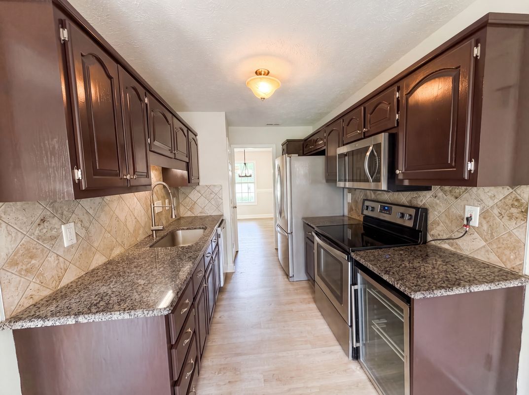 Property photo 2 of 444 Northwoods Dr