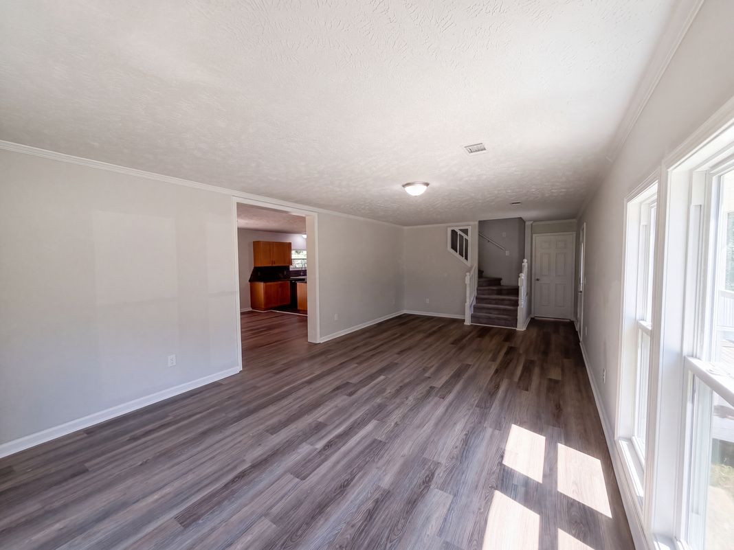 Property photo 3 of 3752 Swanns Station Rd
