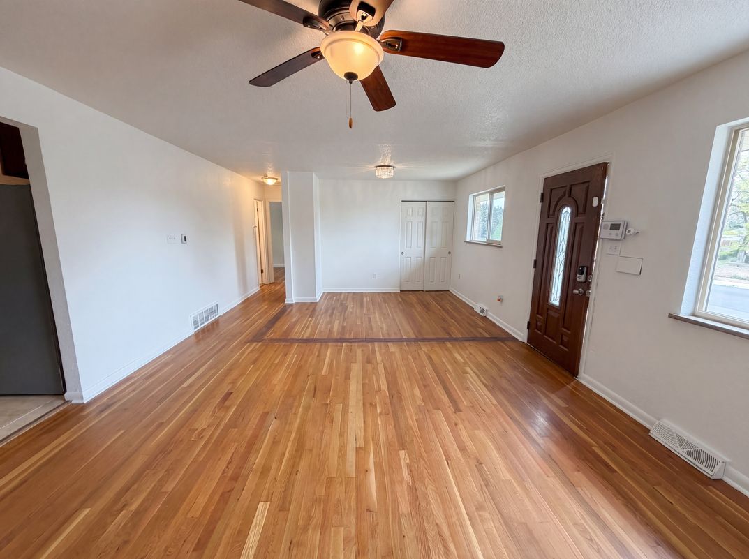 Property photo 3 of 5421 Raritan Way