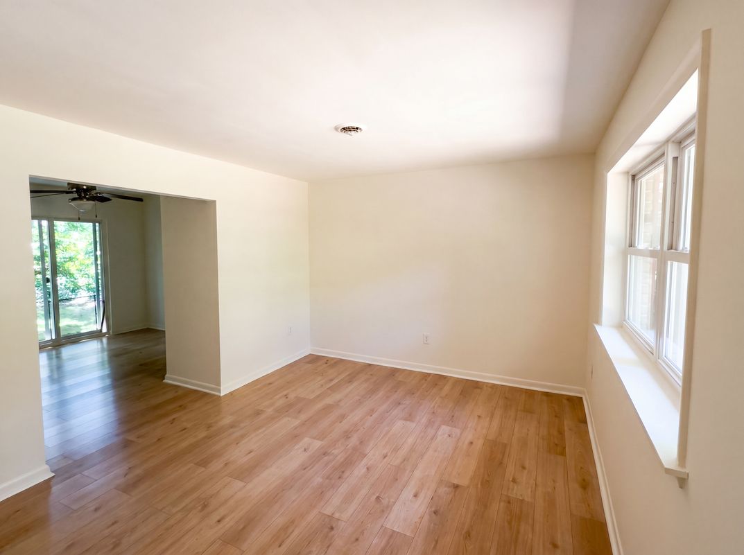 Property photo 3 of 7307 E Ranier Dr