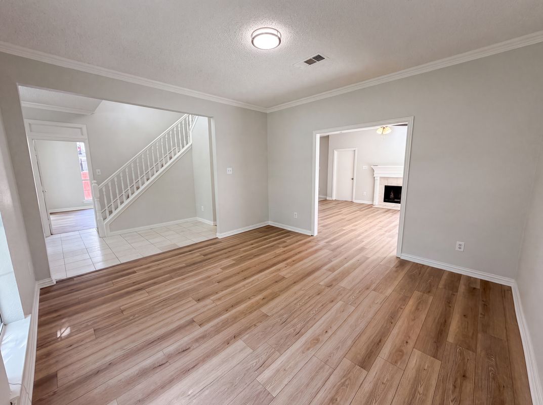 Property photo 3 of 317 Riverwalk Ln