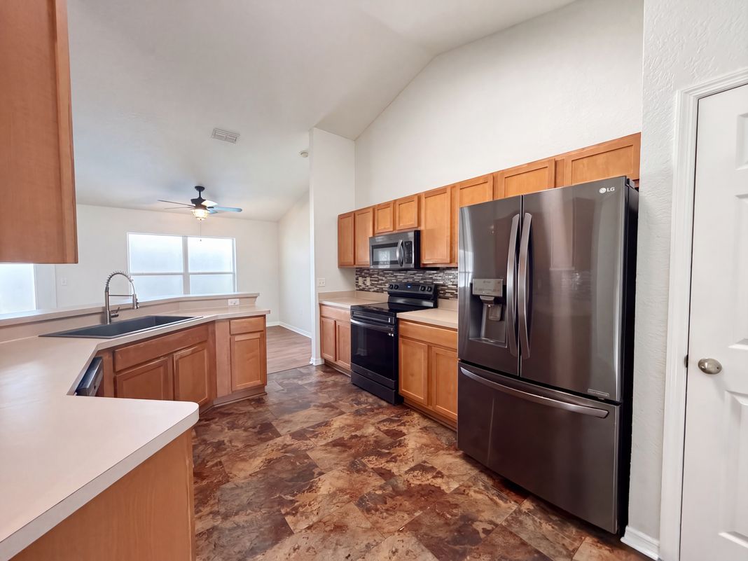 Property photo 2 of 6041 Parnell Ave