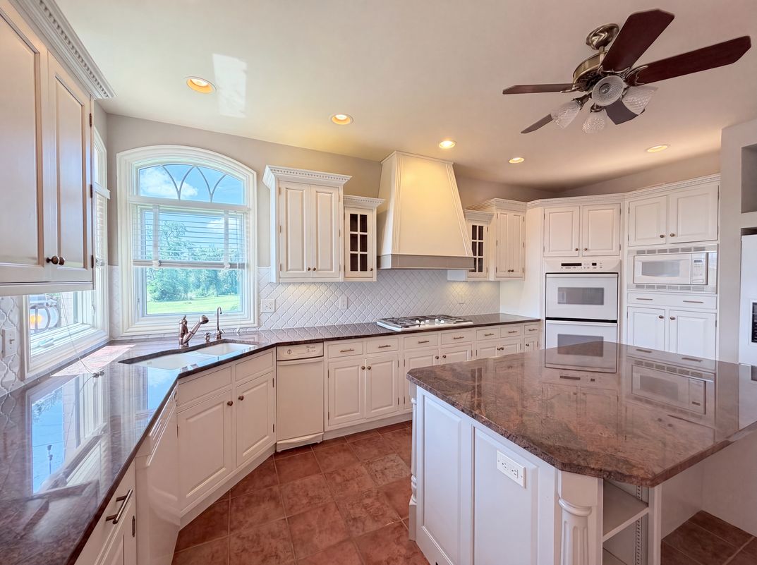 Property photo 2 of 7087 Bridgetown Rd