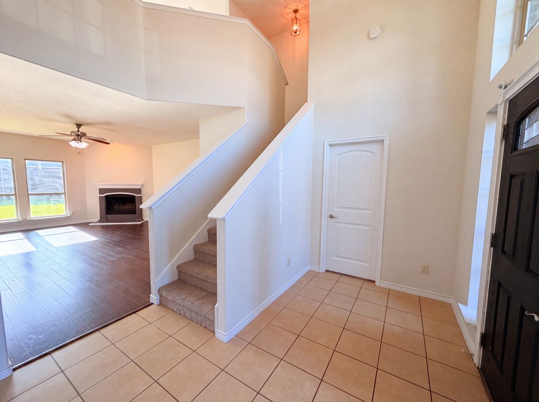 Photo 6 of 22 of 1217 Maverick Ln, Royse City, TX