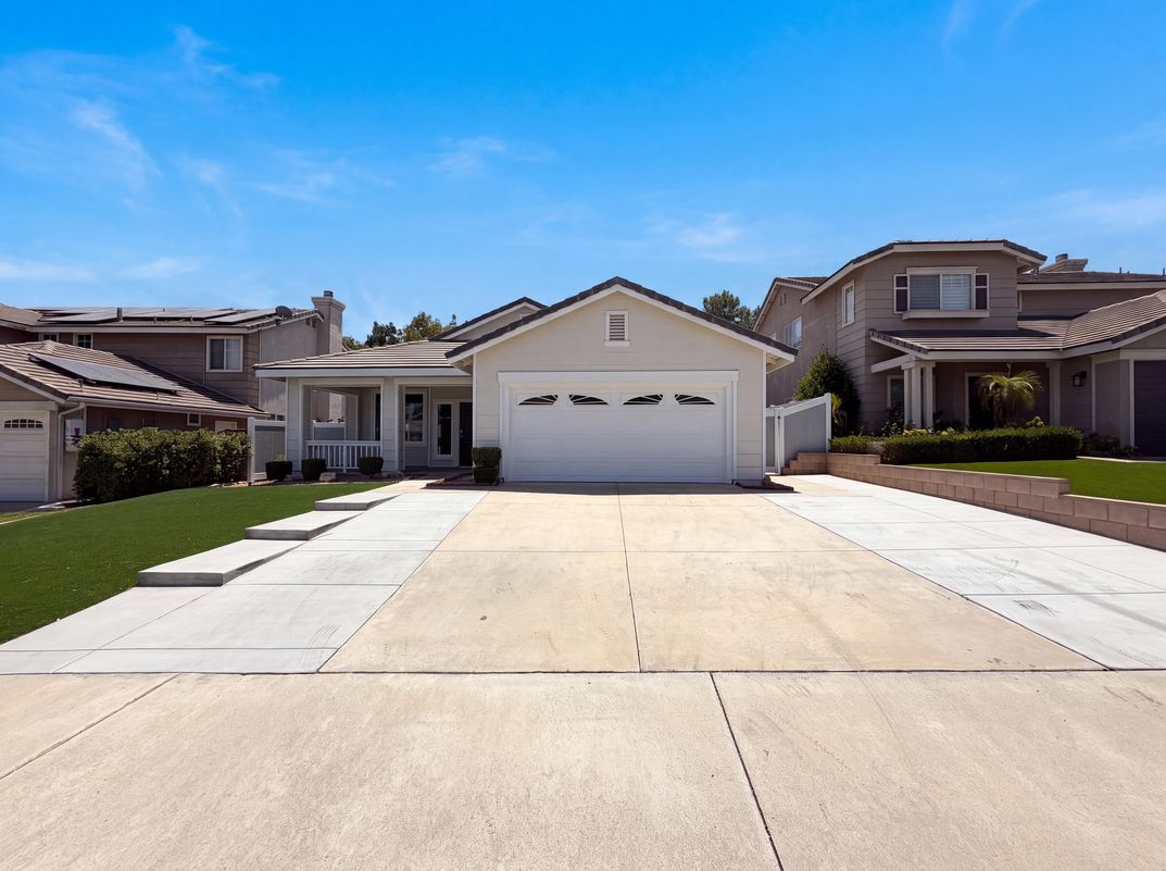Property photo 1 of 13477 Fairfield Dr