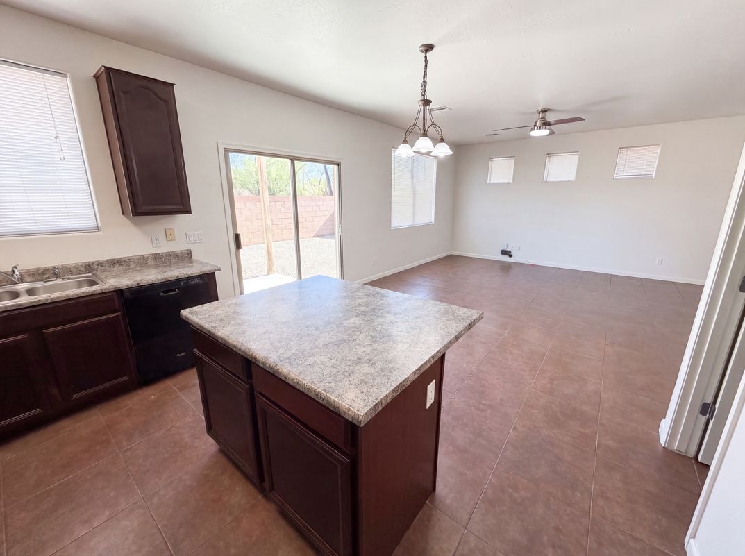 Photo 10 of 24 of 17533 W Mandalay Ln, Surprise, AZ