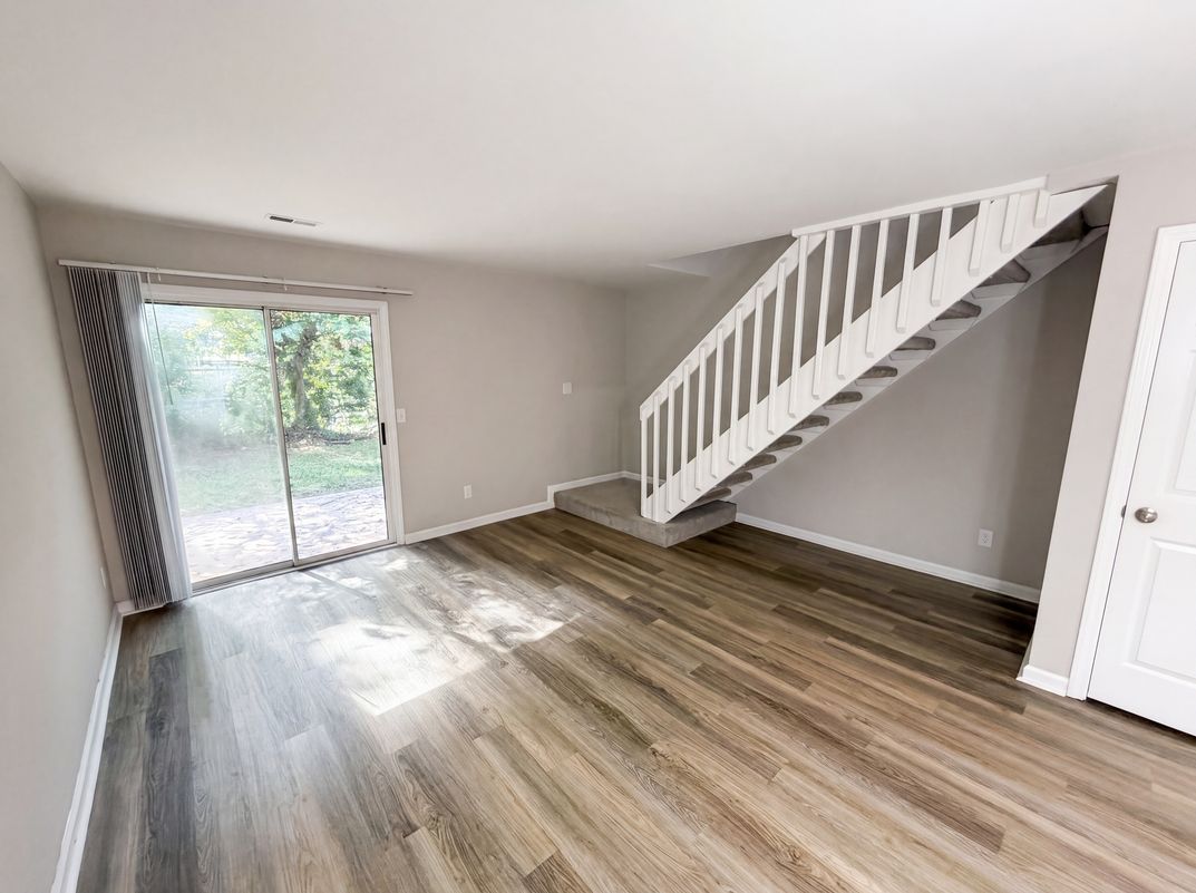 Property photo 3 of 4037 Briarhill Dr