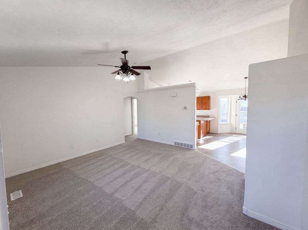Property photo 3 of 14273 S Heartstone Cir