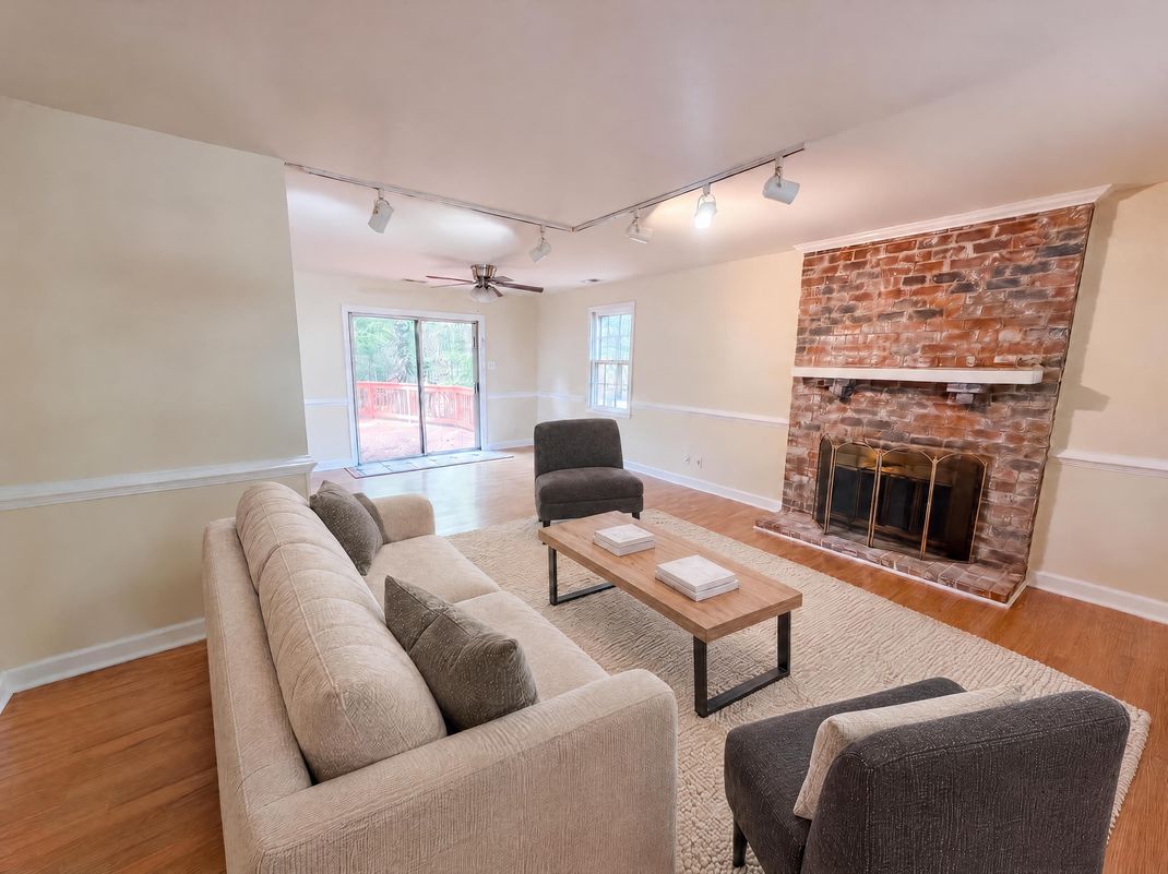 Property photo 3 of 12330 Deerhurst Dr