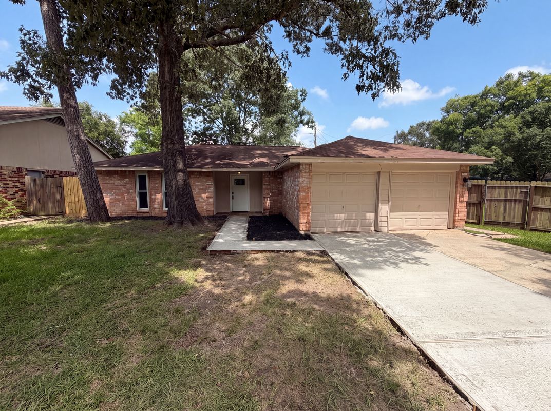 Property photo 1 of 17110 Golf Club Dr