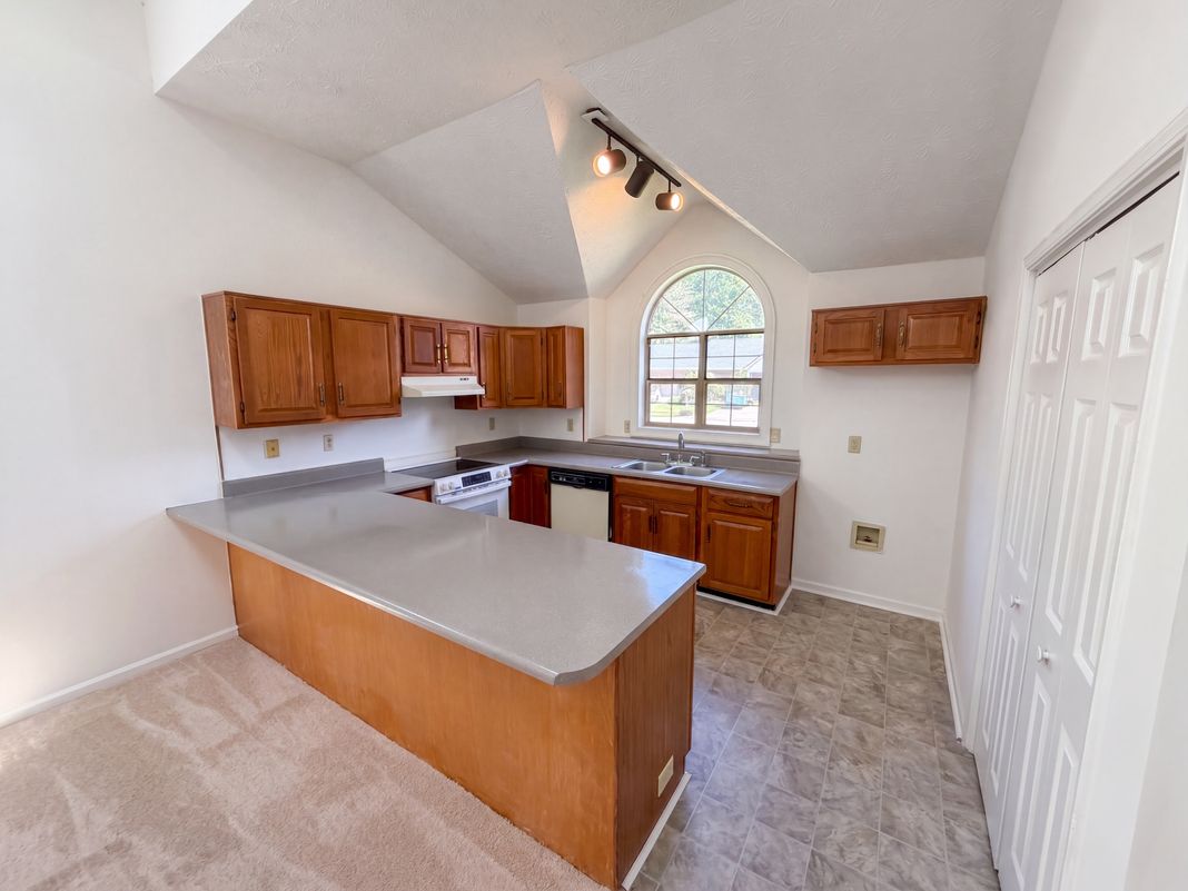 Property photo 2 of 17 Dover Trl