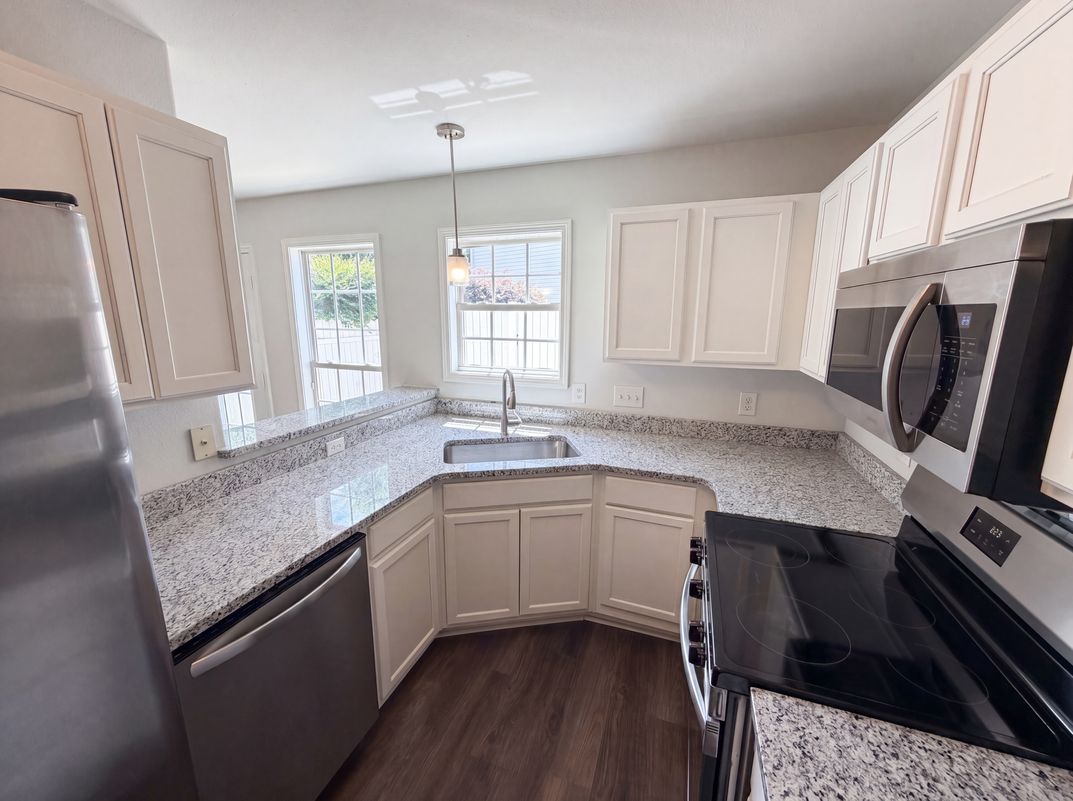 Property photo 2 of 3831 Mohawk Ct