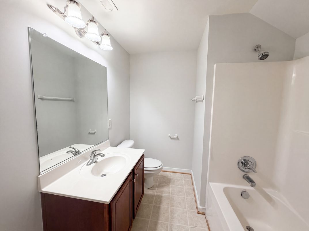 Photo 19 of 26 of 14725 Grand Forest Ct, South Chesterfield, VA