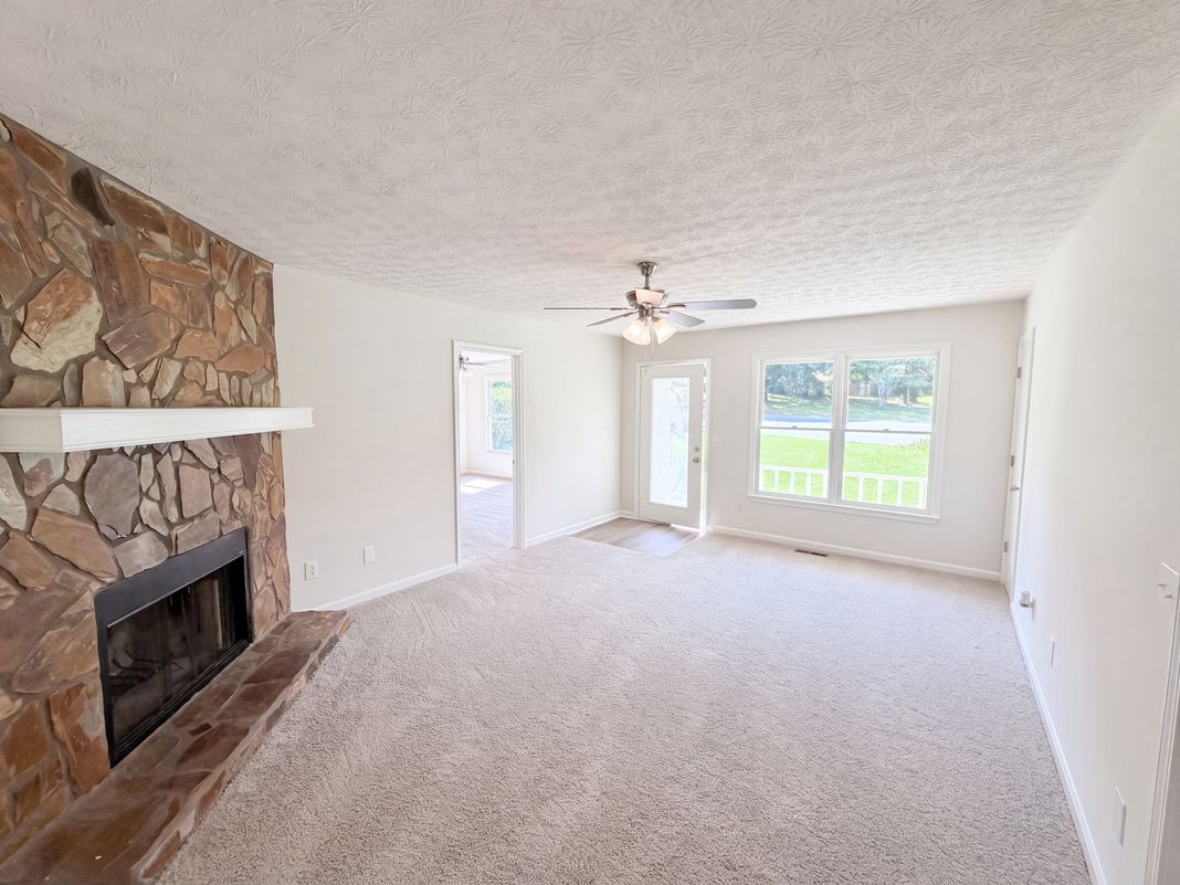 Property photo 3 of 806 Ruswood Rd