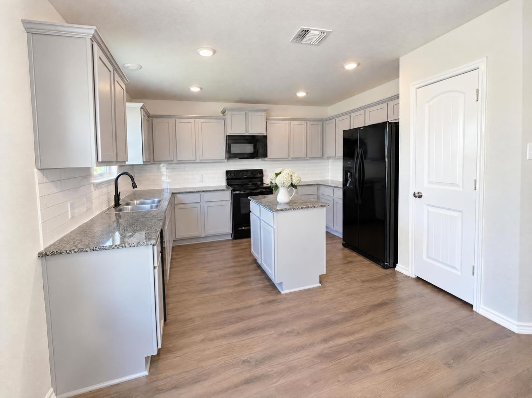 Property photo 2 of 1608 Cline Dr
