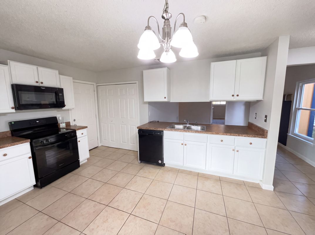 Property photo 2 of 6226 Valley Castle