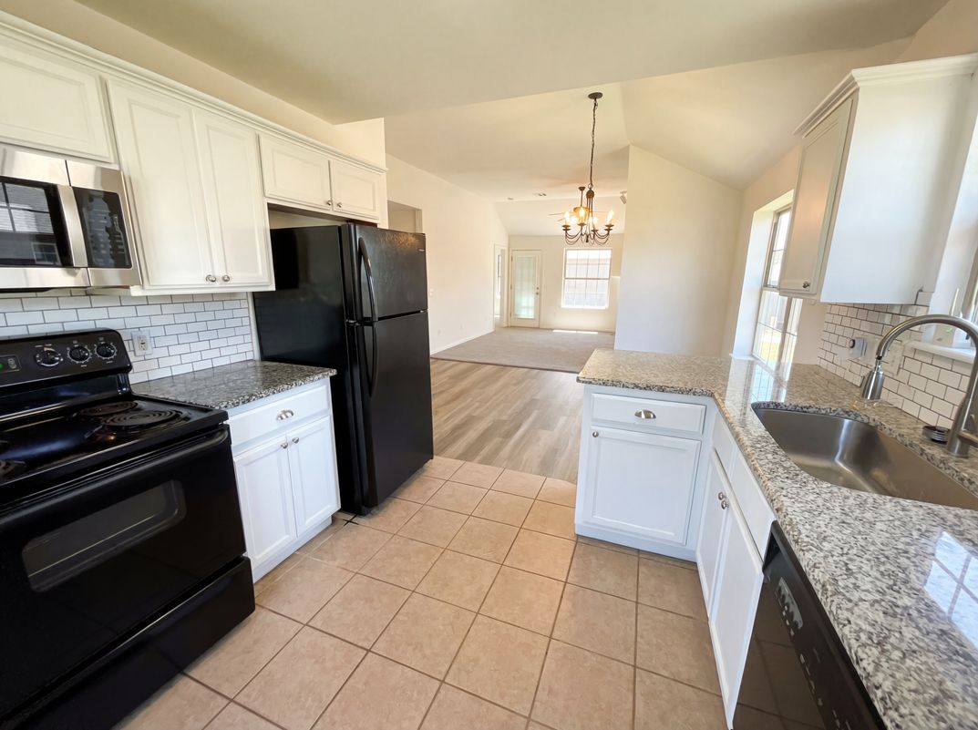 Property photo 2 of 504 Woodbriar