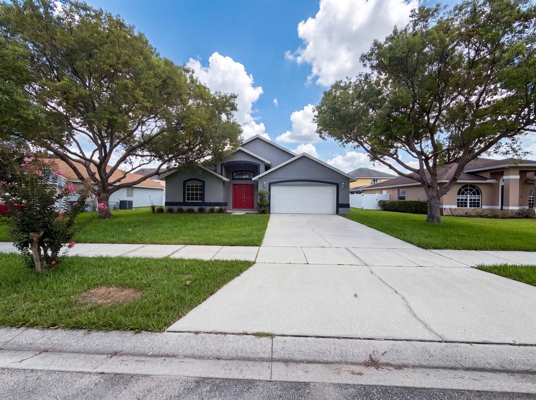 Property photo 2 of 721 Sunburst Cove Ln
