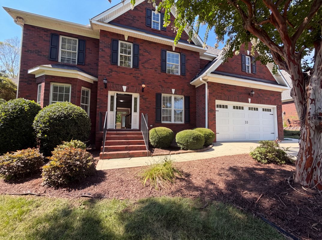 Property photo 1 of 114 Stirling Heights Ln