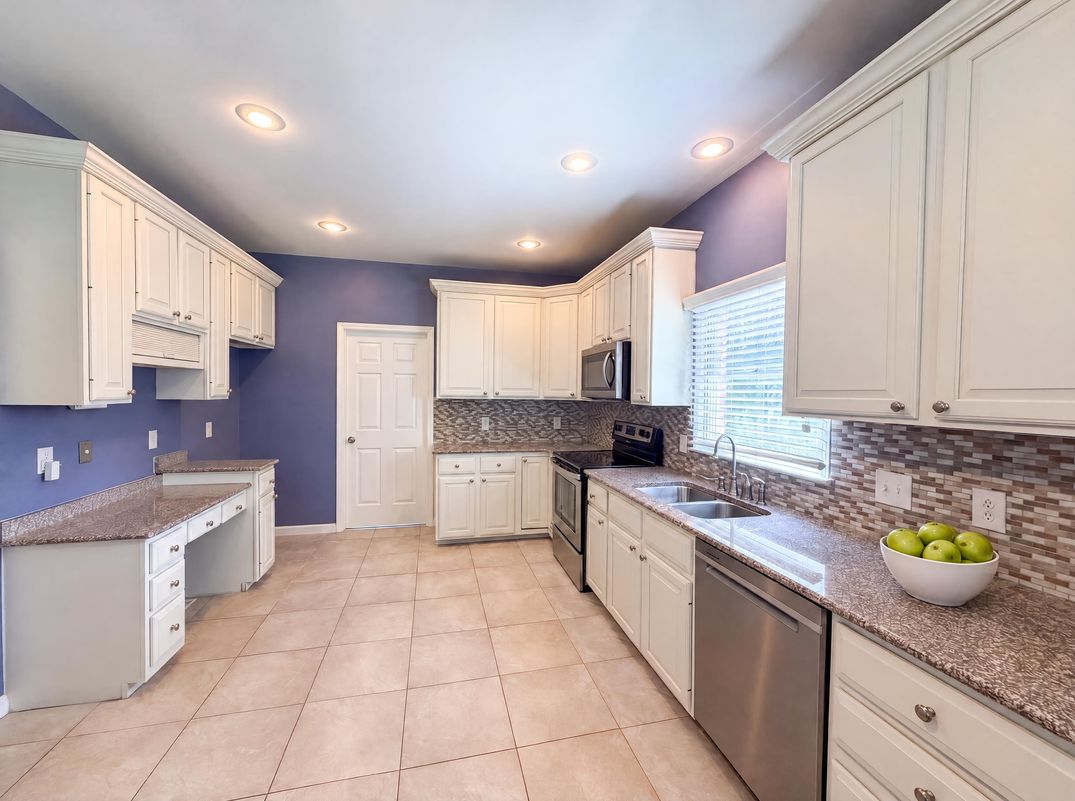 Property photo 2 of 524 Sun Creek Dr
