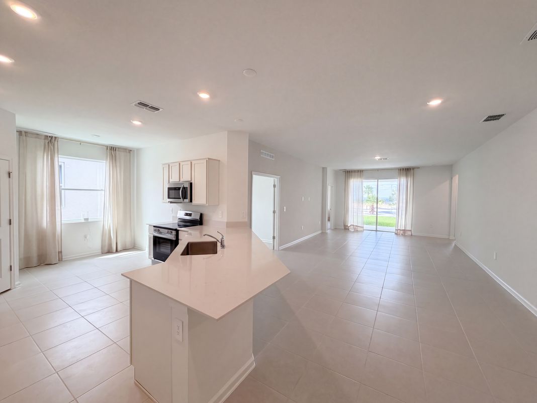 Property photo 2 of 1520 Redwood Ln # M