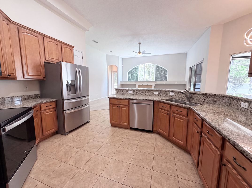 Property photo 2 of 845 Songbird Dr