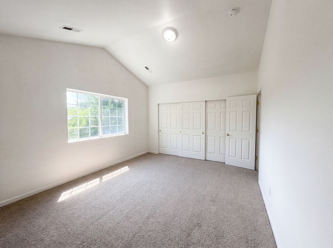 Photo 4 of 27 of 451 NW Yosemite Ter, Beaverton, OR