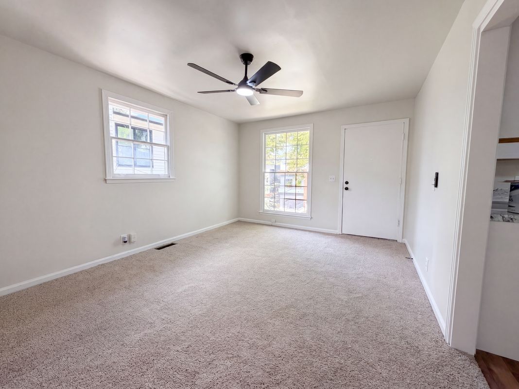 Property photo 3 of 1004 Glenview Dr
