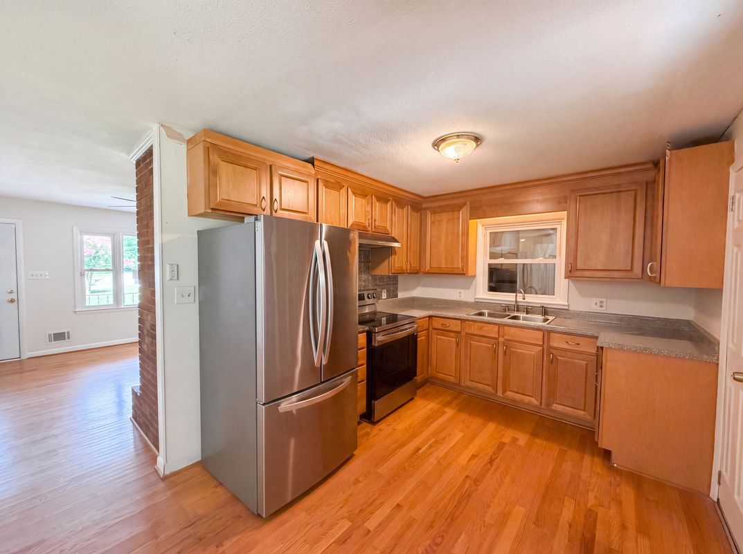 Property photo 2 of 500 Sunnybrook Rd