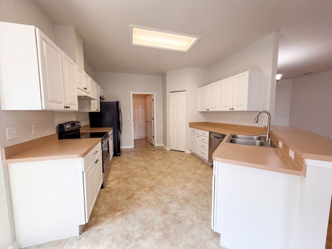 Property photo 2 of 7473 SW 84th Dr