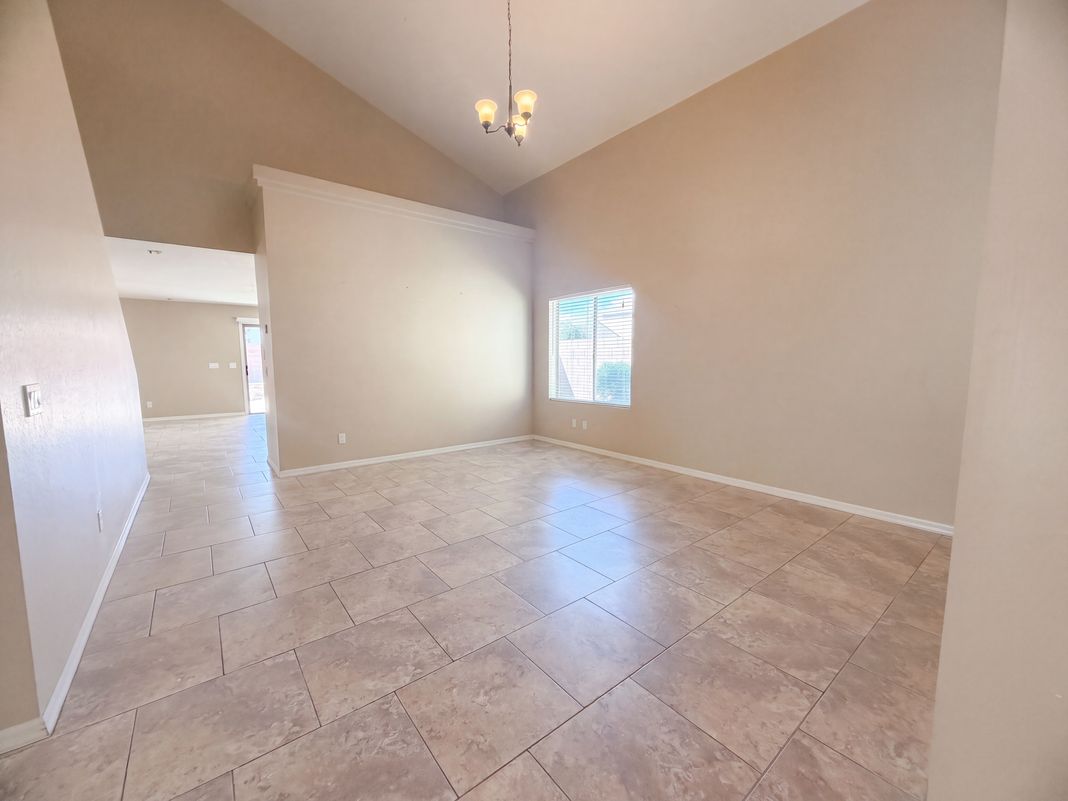 Property photo 3 of 3203 W Santa Cruz Ave