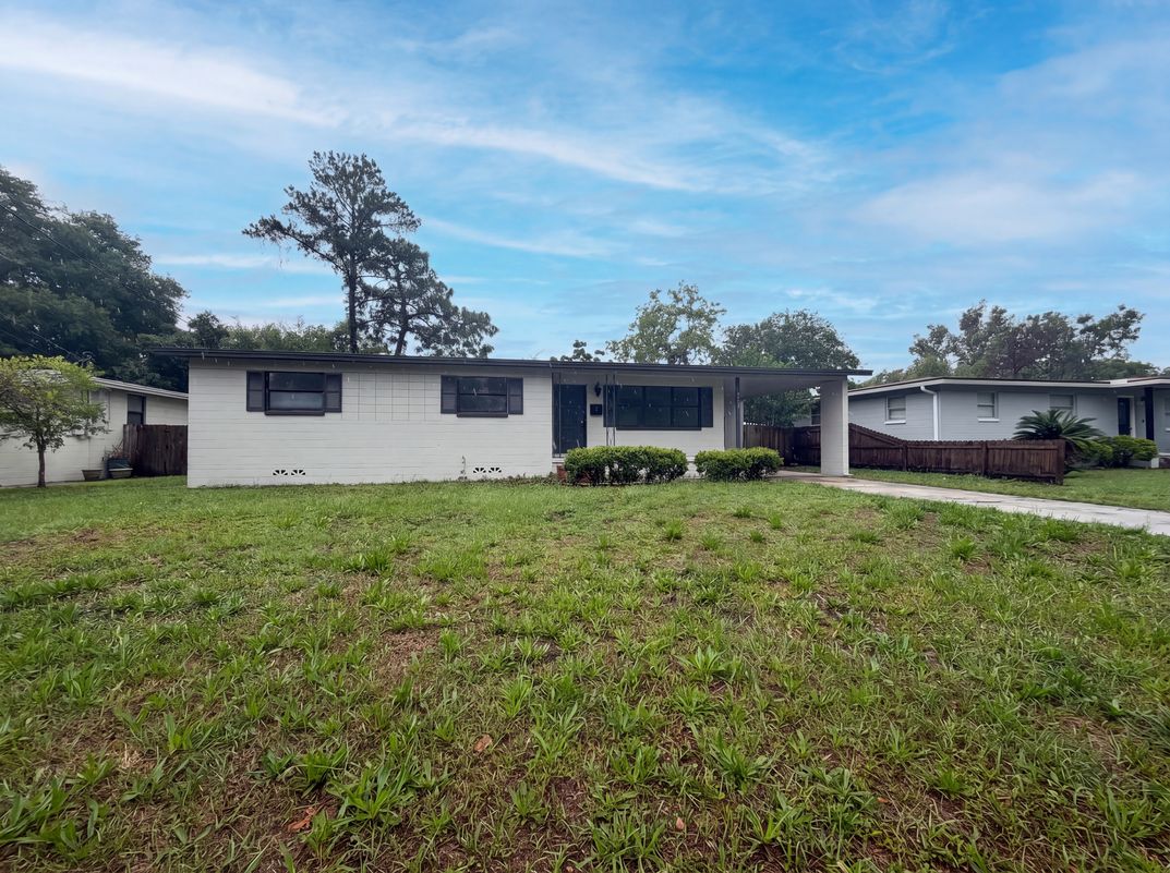 Property photo 1 of 7520 Altus Dr S