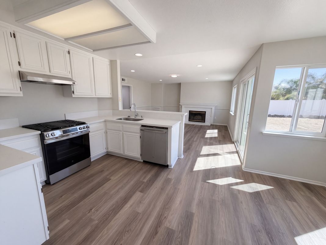 Property photo 2 of 2371 W Via Bello Dr