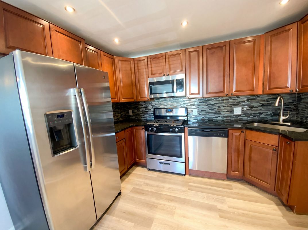 Property photo 2 of 6736 Wise Ave