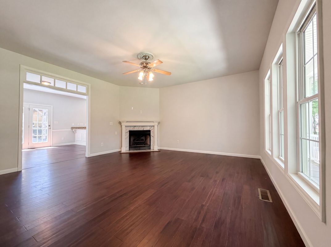 Property photo 3 of 109 Rockrose Ave
