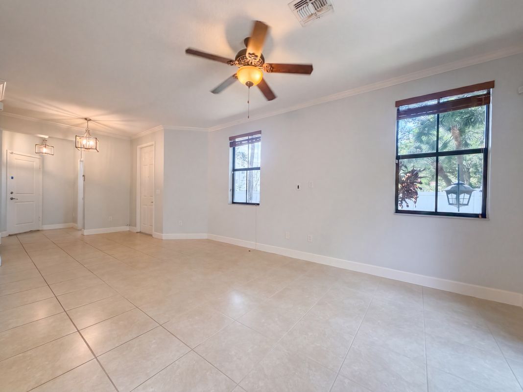 Property photo 3 of 4967 NW 59th St