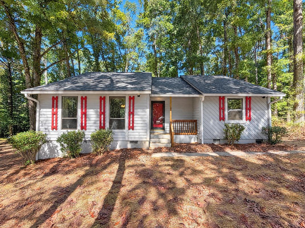 Property photo 1 of 10005 Santa Fe Ln