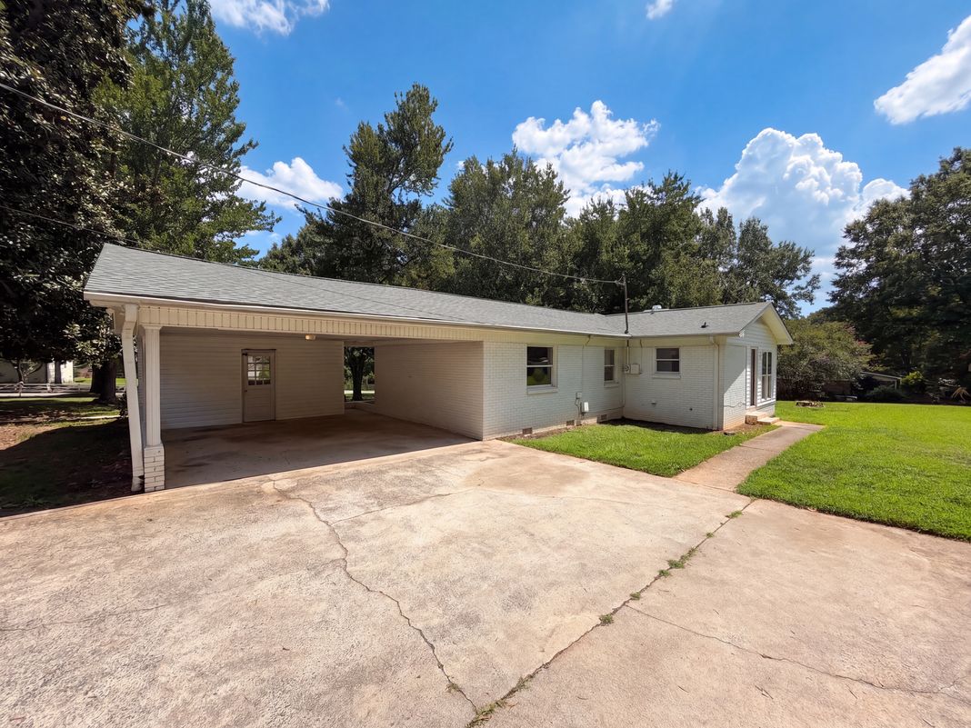 Photo 21 of 23 of 8519 Denbur Dr, Charlotte, NC